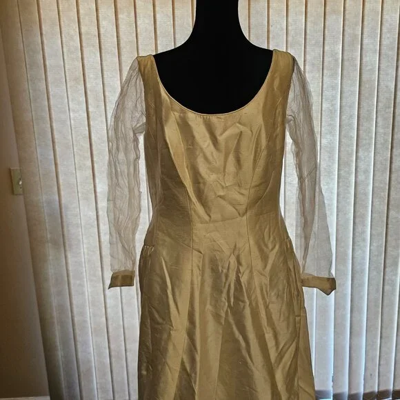 Peter Langer Beige Satin Wedding Dress 10/12 - Picture 2 of 11